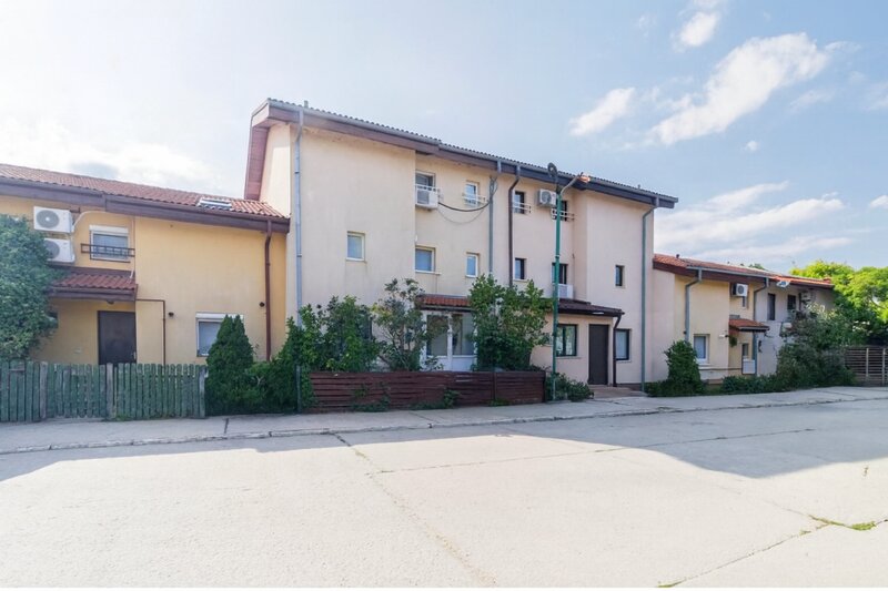 Pipera  Casa de vanzare in Pipera - Emil Racovita, in Complexul Azur